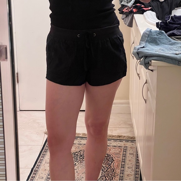 🖤black drawstring shorts - with pockets (size small) - Picture 9 of 12